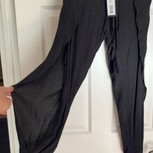 Halston heritage Genie style lightweight pants